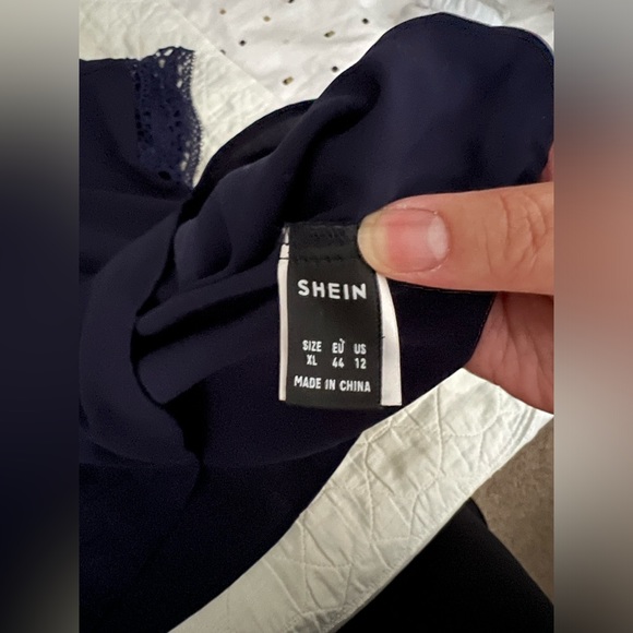 Light navy blue top with cap sleeve. - Picture 4 of 4